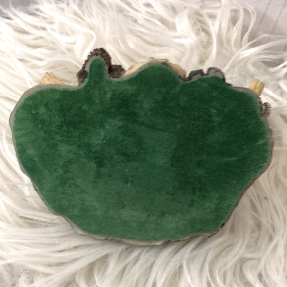 Snow Owl Resin Plate & Stand - Picture 8 of 13